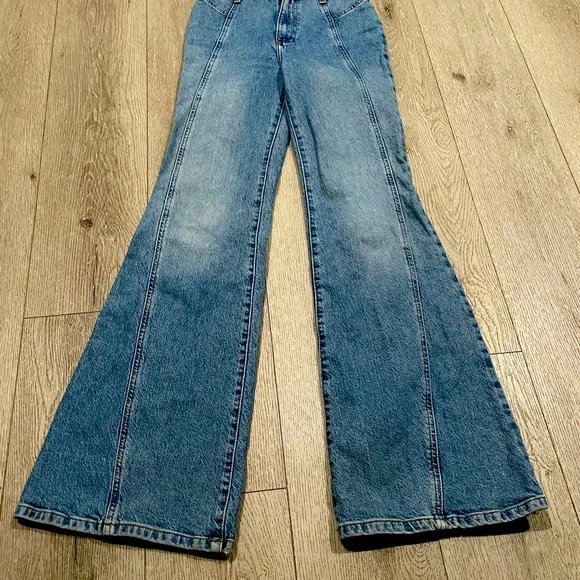 We The Free Bell Bottom Flare Jeans Pants Womens 26x32 - Picture 3 of 13